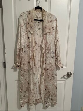 Wilfred Sheer Floral Satin Robe in Cream and Blush